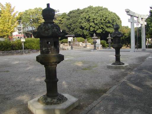 駕輿八幡宮の境内